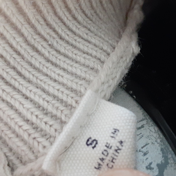 GAP sweater - Picture 8 of 8